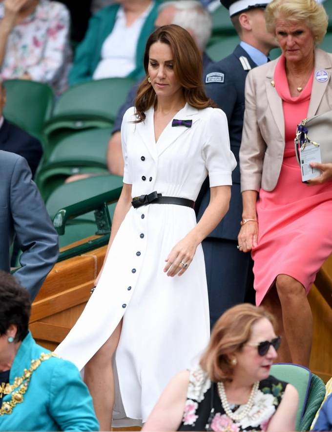 패션엔 케이트 미들던 윔블던 테니스 관람은 화이트 셔츠 드레스룩