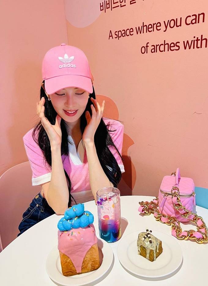 패션엔 소녀시대 서현 빵 크림까지 핑크 핑크에 꽂힌 깔맞춤 데일리룩